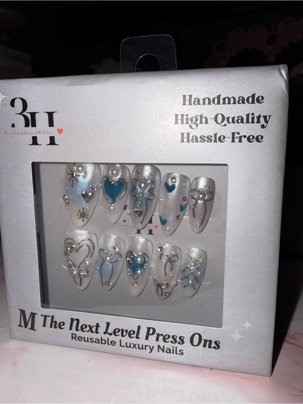 3H Luxury Reusable Pearl Press-On Nails with Blue Hearts